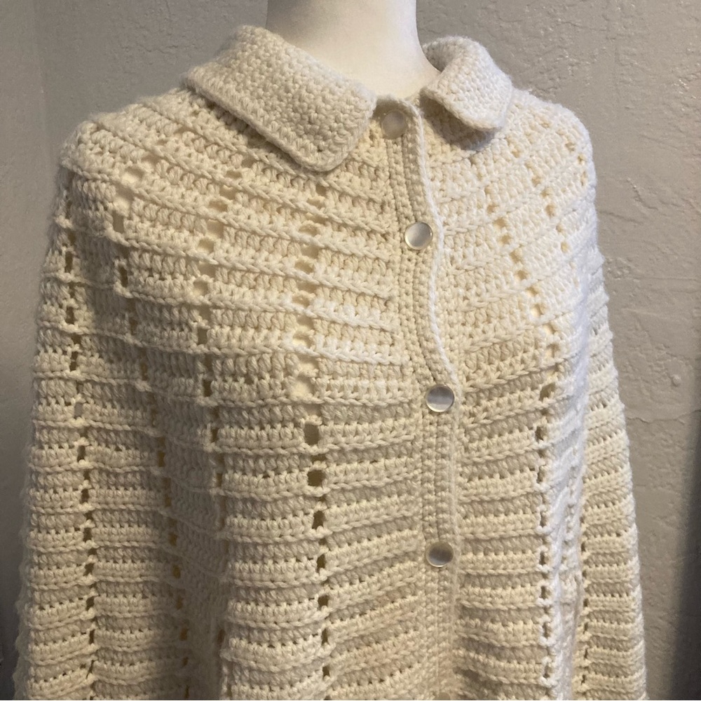 Vintage 1960s Hand-Knitted Button Down Sweater Cape Poncho Cream White - Picture 4 of 10